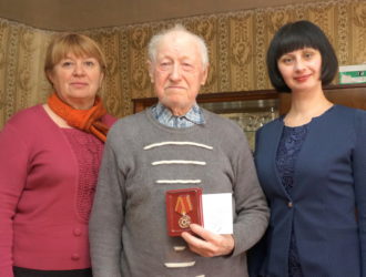 Максатихинским ветеранам начали вручать юбилейные медали к 70-летию Победы
