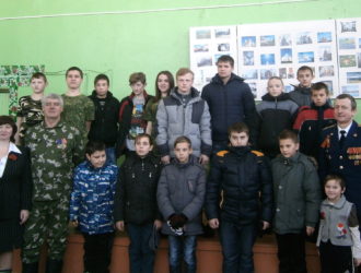 В Труженицком Доме культуры провели урок мужества «Солдат войны не выбирает»