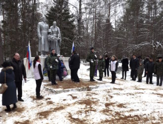 На Братском кладбище посёлка Максатиха прошел митинг в честь Дня защитника Отечества