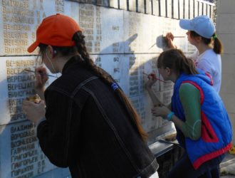 В деревне Кистутово Малышевского сельского поселения отремонтировали обелиск