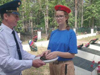 На Братском кладбище советских воинов в п.&nbsp;Максатиха состоялся митинг, посвященный Дню памяти и скорби