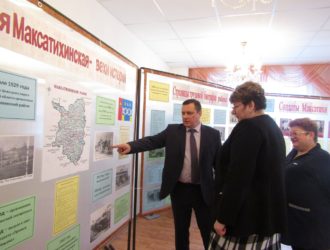 Максатихинская центральная библиотека познакомила высоких гостей с историей поселка и Максатихинского района