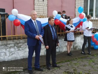 Торжественные линейки в День знаний прошли в образовательных учреждениях района