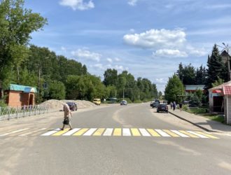 Начались работы по разметке пешеходных переходов на улично-дорожной сети п. Максатиха