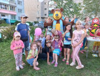 В посёлке Максатиха состоялся детский праздник «Игры нашего двора»