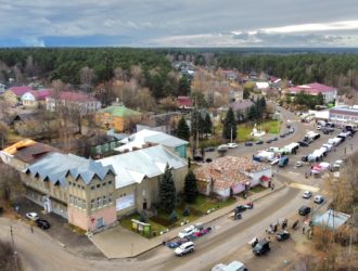 В Максатихинском районном Доме культуры ведутся работы по капитальному ремонту кровли