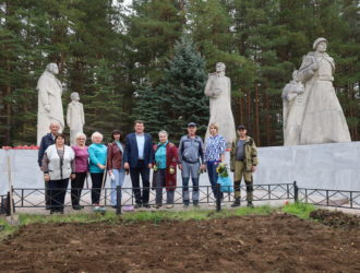 Акция по благоустройству территории монумента «Обелиск Славы»