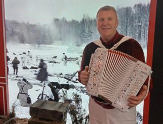 Максатихинского гармониста Александра Васильева покажут на телеканале «Жар-птица»