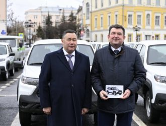 Губернатор Игорь Руденя передал в муниципалитеты Верхневолжья 71 автомобиль для всех Центральных районных больниц региона