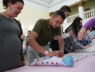Тверской форум «Под крылом» объединил мам и пап, ожидающих рождения малышей